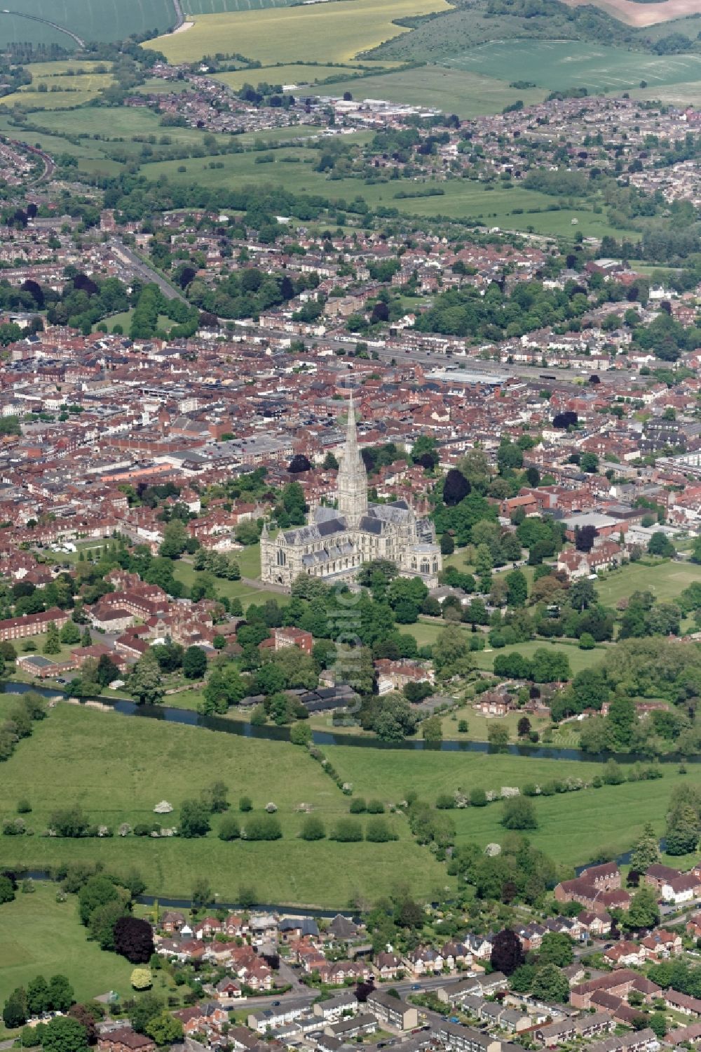 Salisbury von oben - Kathedrale in Salisbury in Vereinigtes Königreich