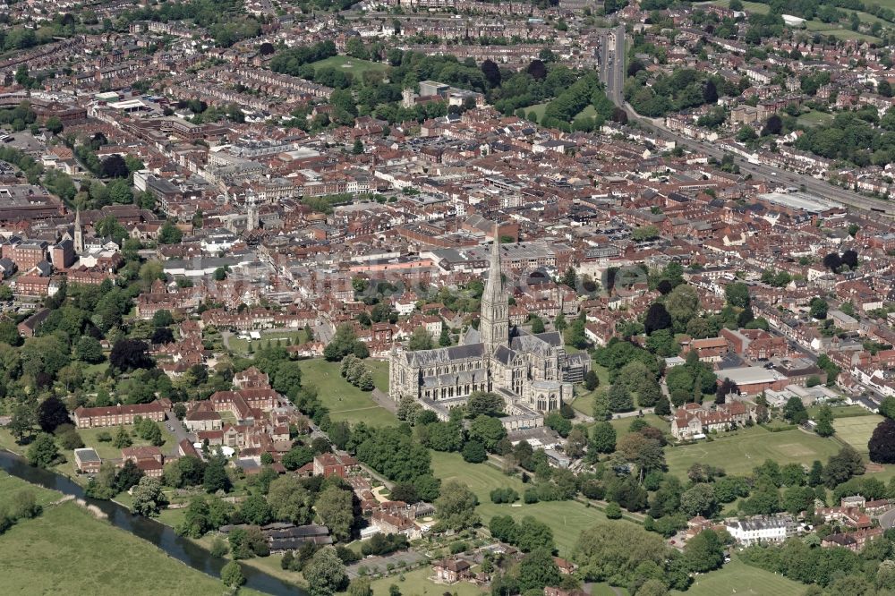 Luftaufnahme Salisbury - Kathedrale in Salisbury in Vereinigtes Königreich