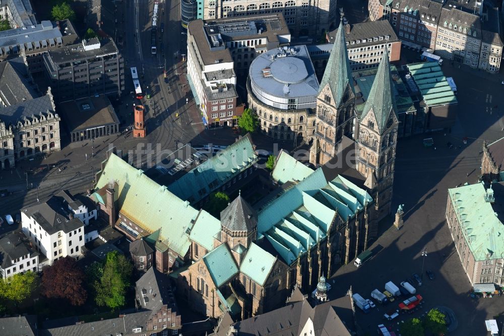 Luftaufnahme Bremen - Kathedrale Sankt Petri Dom Bremen in der Altstadt in Bremen, Deutschland