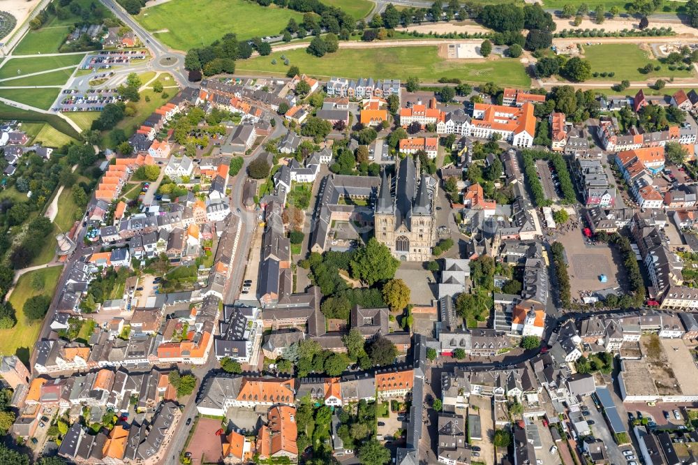 Luftbild Xanten - Kathedrale Sankt Viktor in Xanten im Bundesland Nordrhein-Westfalen, Deutschland