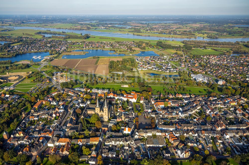 Luftaufnahme Xanten - Kathedrale Sankt Viktor in Xanten im Bundesland Nordrhein-Westfalen, Deutschland