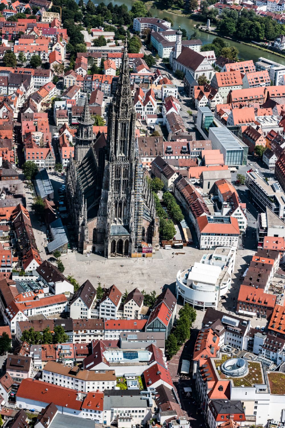 Luftbild Ulm - Kathedrale Ulmer Münster am Münsterplatz in Ulm im Bundesland Baden-Württemberg