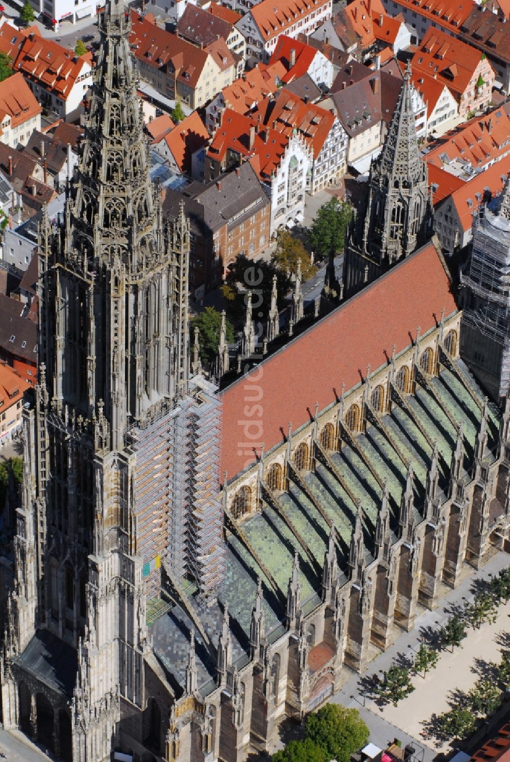 Luftbild Ulm - Kathedrale Ulmer Münster am Münsterplatz in Ulm im Bundesland Baden-Württemberg