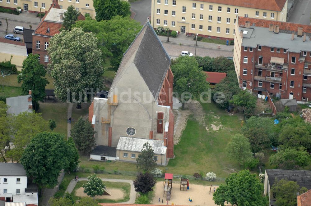 Rathenow von oben - Katholische Kirche Sankt Georg in Rathenow