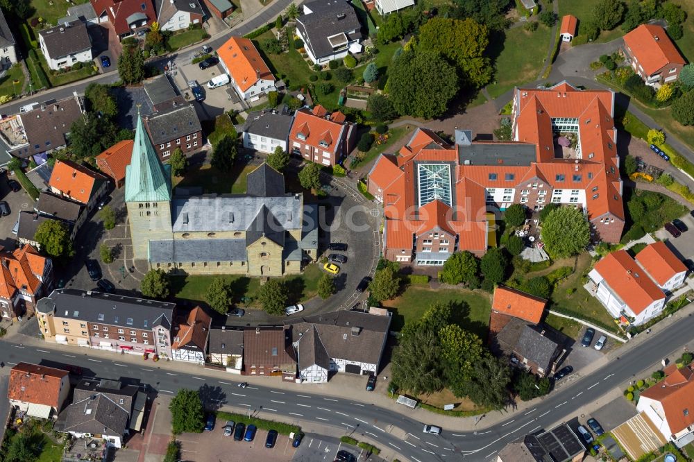 Luftaufnahme Hamm - Katholische Pfarrkirche St. Regina in Hamm im Bundesland Nordrhein-Westfalen