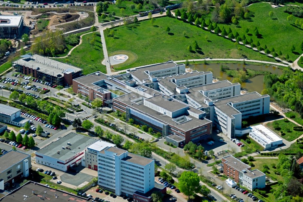 Luftbild Erfurt - Katholisches Krankenhaus „ St. Johann Nepomuk ” im Ortsteil Windischholzhausen in Erfurt im Bundesland Thüringen, Deutschland