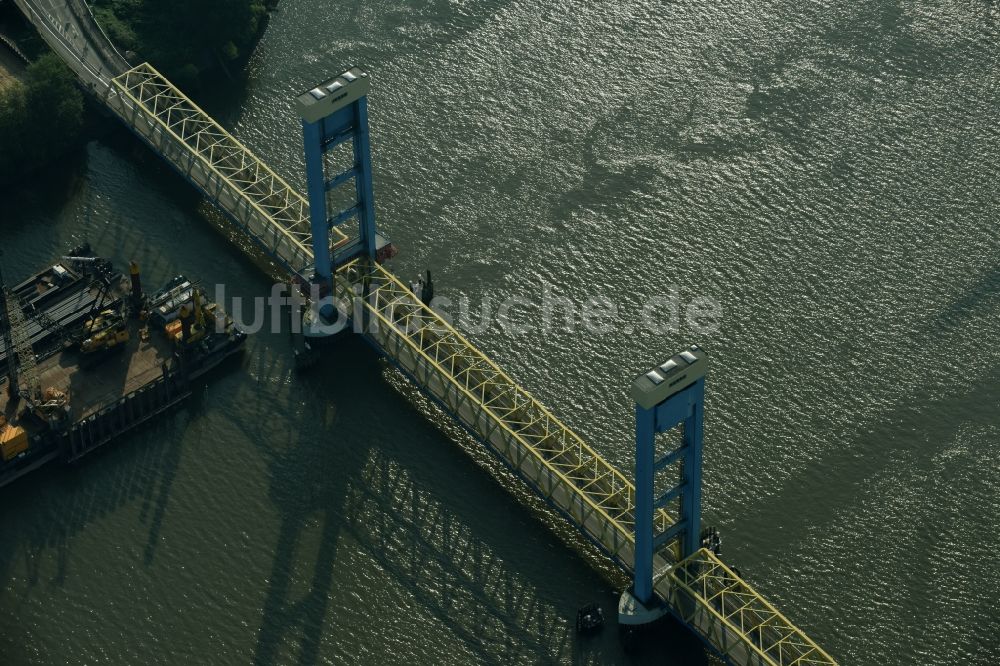 Luftbild Hamburg - Kattwyk- Brücke über der Süderelbe in Hamburg