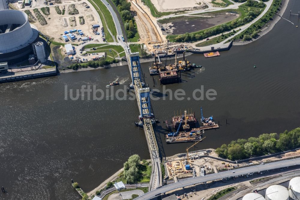 Luftbild Hamburg - Kattwyk- Brücke mit Neubau über der Süderelbe in Hamburg