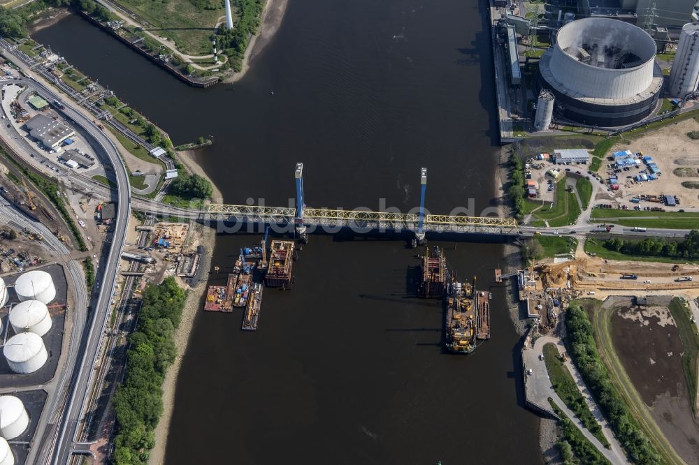 Hamburg aus der Vogelperspektive: Kattwyk- Brücke mit Neubau über der Süderelbe in Hamburg