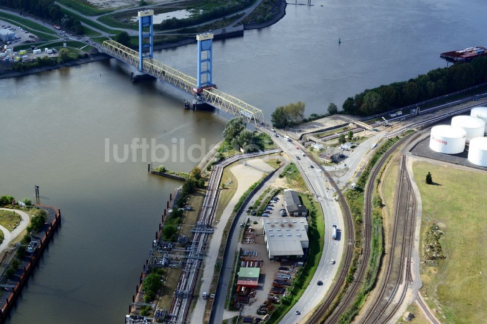 Hamburg aus der Vogelperspektive: Kattwykdamm mit Kattwykbrücke und Rampe in Hamburg-Wilhelmsburg