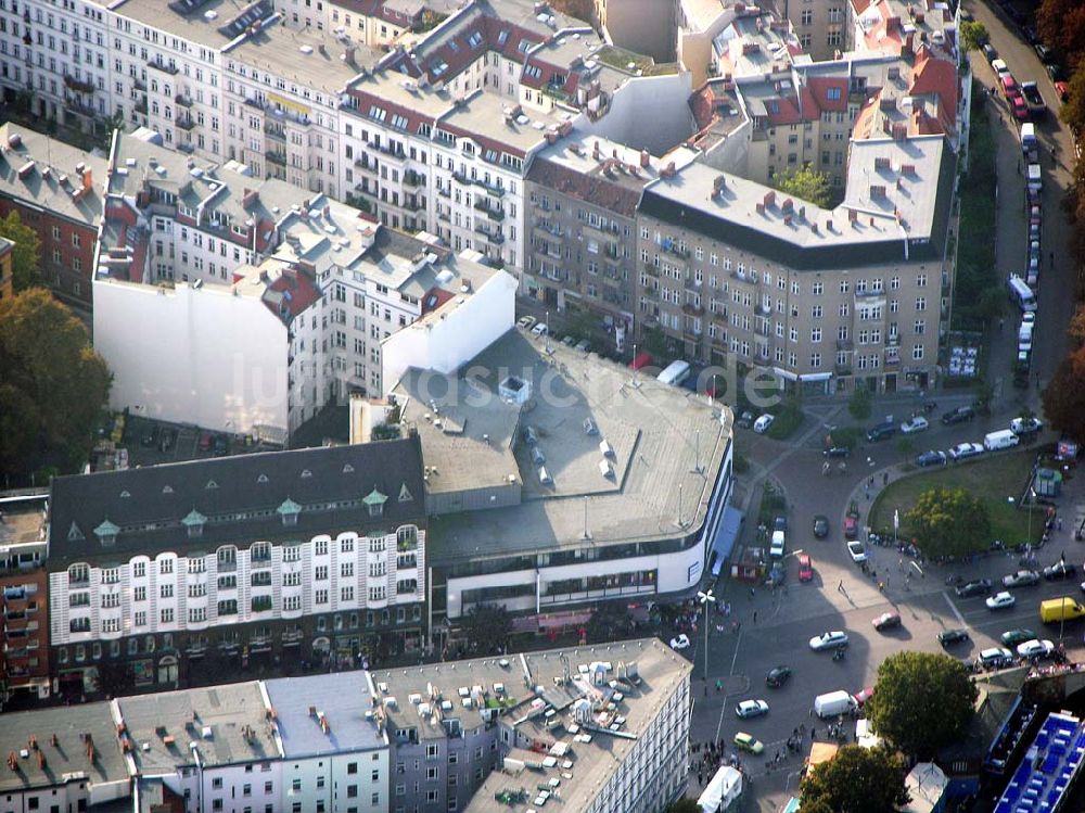 Berlin-Kreuzberg von oben - Kaufhaus Benitz in Berlin-Kreuzberg.