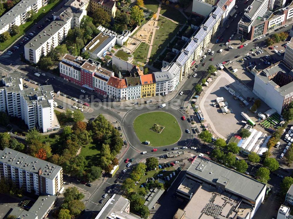 Berlin aus der Vogelperspektive: Kaufhaus Benitz in Berlin-Kreuzberg.