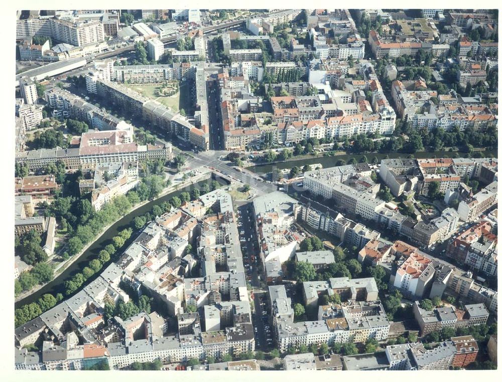 Berlin - Kreuzberg aus der Vogelperspektive: Kaufhaus FOX am Cottbusser Damm 1 in Berlin - Kreuzberg.