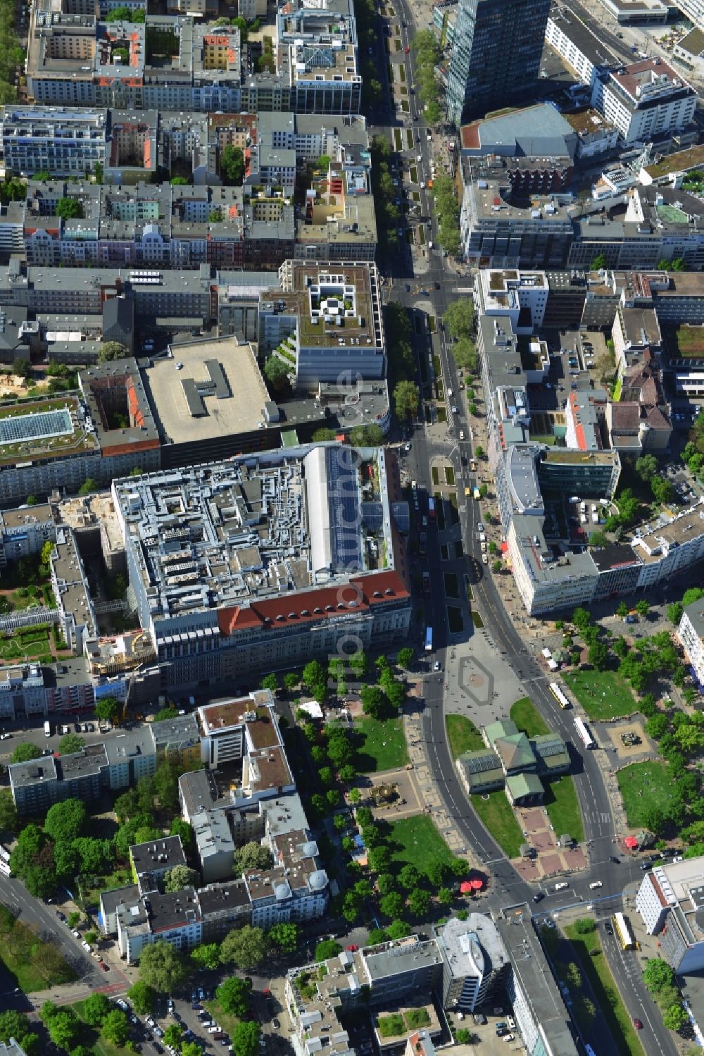 Berlin von oben - Kaufhaus des Westens ( KaDeWe ) in der Tauentzienstraße am Wittenbergplatz in Berlin-Schöneberg