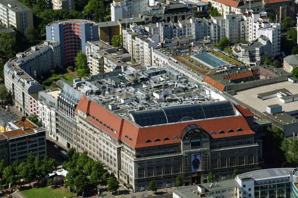 Luftaufnahme Berlin - Kaufhaus des Westens KaDeWe in der Tauentzienstraße am Wittenbergplatz in Berlin-Schöneberg