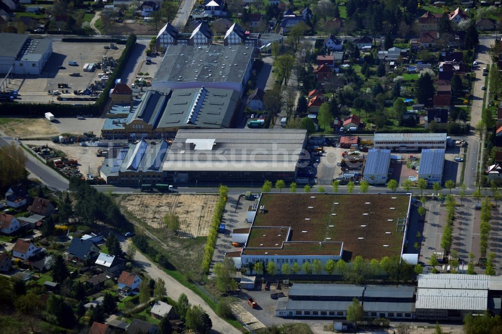 Falkensee Ortsteil Finkenkrug aus der Vogelperspektive: Kaufland Einkaufscenter in der Barkhausenstraße Ecke Dallgower Straße in der Falkensee im Bundesland Brandenburg