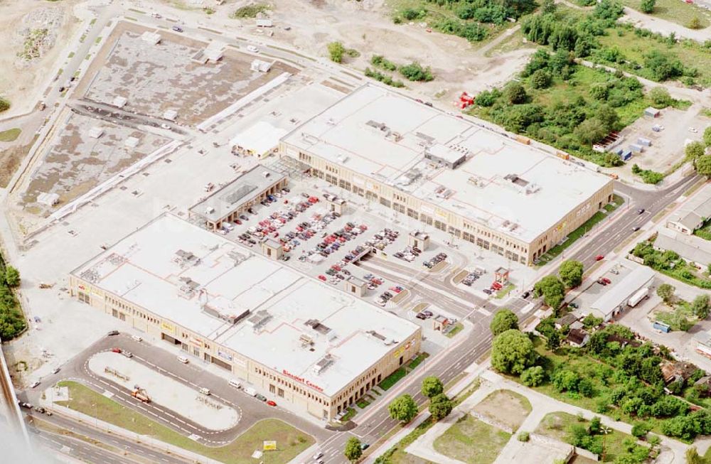 Berlin / Biesdorf-Süd aus der Vogelperspektive: KAUFLAND-Einkaufscenter Sewanstraße Biesdorf-Süd ( Biesdorf Center )