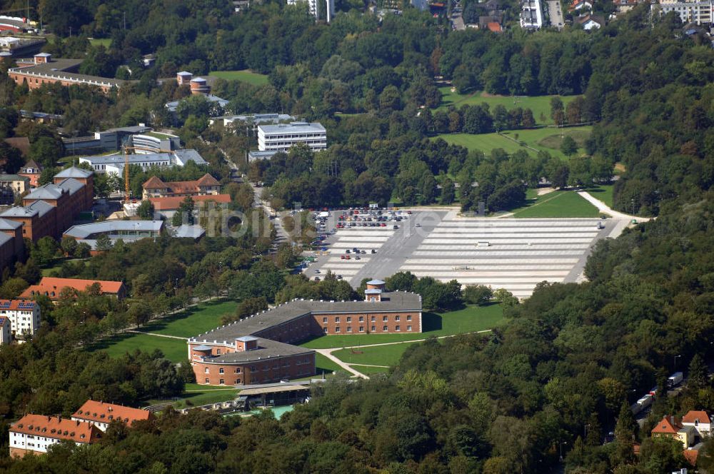 Ingolstadt von oben - Kavalier Elbtracht, Staatliches Bauamt, Schule für Körperbehinderte und Volksfestplatz.