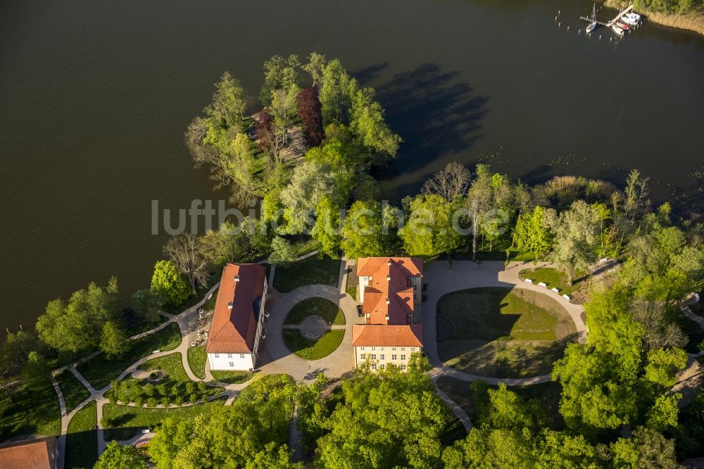 Luftaufnahme Mirow - Kavaliershaus und Schloss in Mirow im Bundesland Mecklenburg-Vorpommern