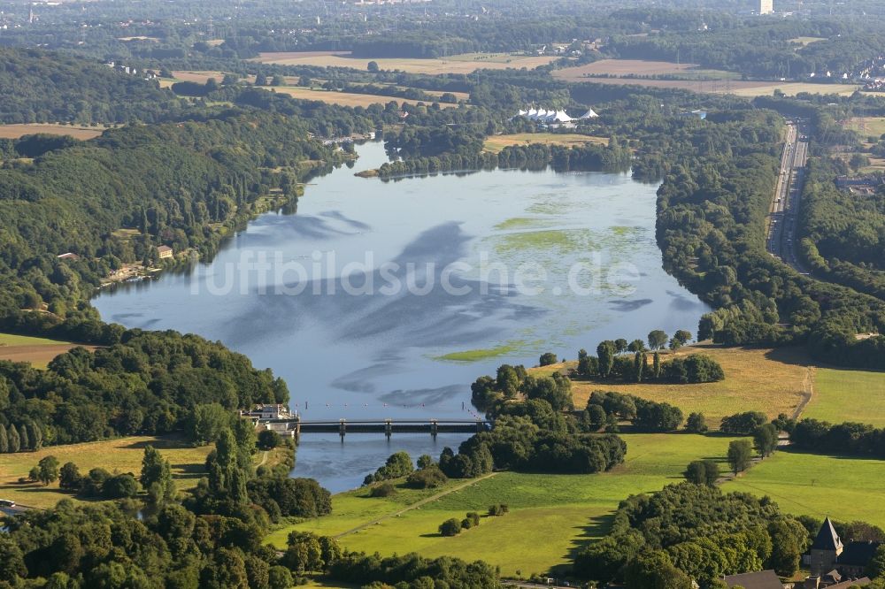 Hattingen aus der Vogelperspektive: Kemnader See von Hattingen aus gesehen mit Blick auf die umliegende Landschaft bei Hattingen in Nordrhein-Westfalen