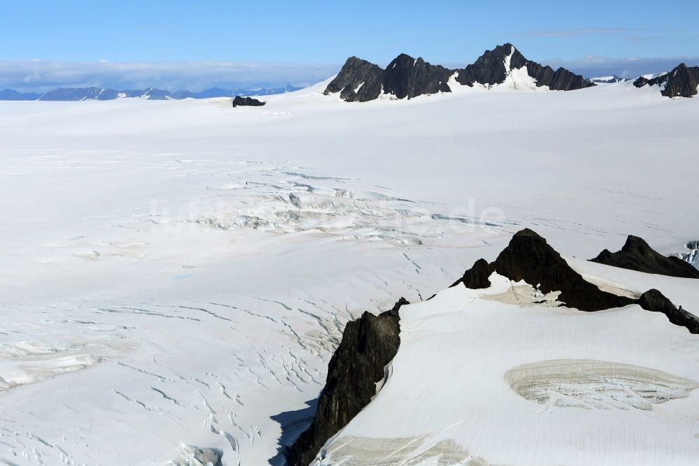 Luftbild Kenai Fjords National Park - Kenai-Fjords-Nationalpark auf der Kenai-Halbinsel in Alaska in den Vereinigten Staaten von Amerika USA