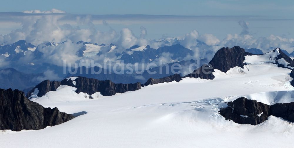 Luftbild Kenai Fjords National Park - Kenai-Fjords-Nationalpark auf der Kenai-Halbinsel in Alaska in den Vereinigten Staaten von Amerika USA