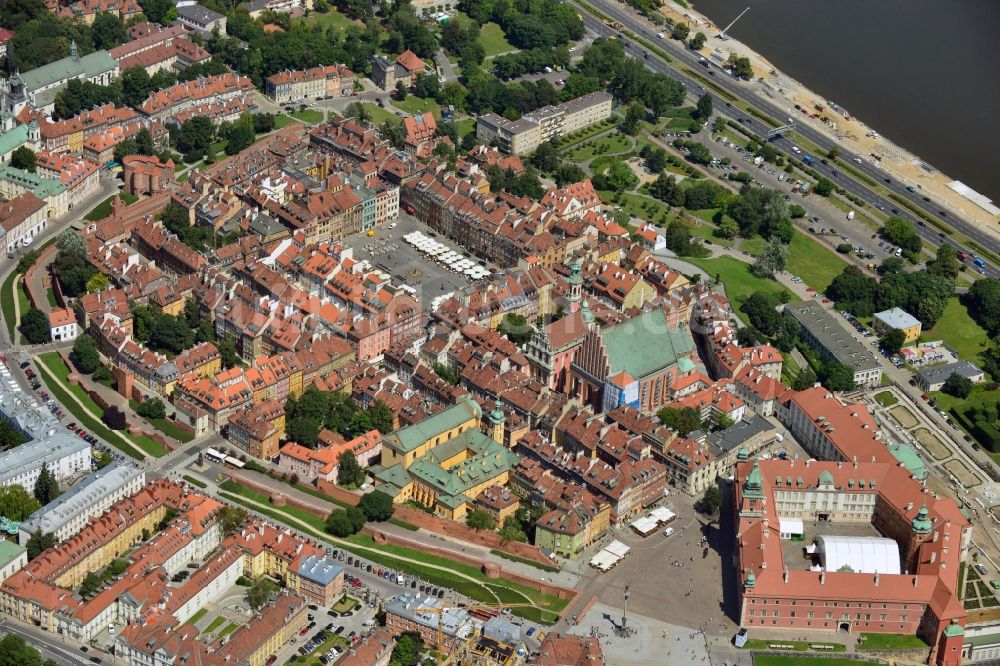 Luftaufnahme Warschau - Kern- Zentrum der historischen Warschauer Altstadt der Hauptstadt Warschau in Polen