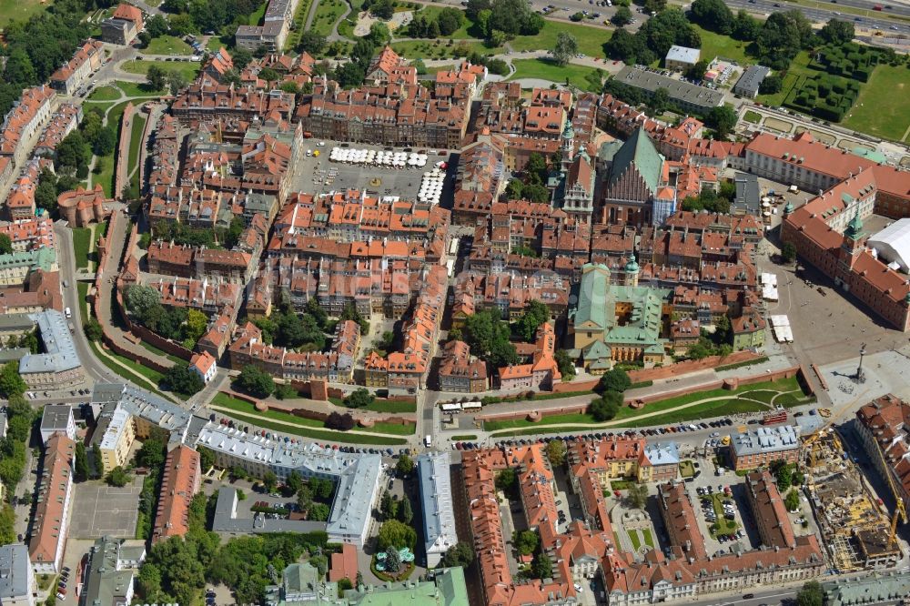 Warschau aus der Vogelperspektive: Kern- Zentrum der historischen Warschauer Altstadt der Hauptstadt Warschau in Polen