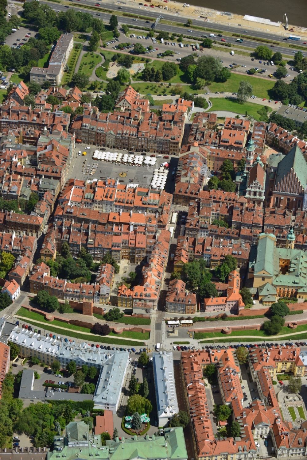 Luftbild Warschau - Kern- Zentrum der historischen Warschauer Altstadt der Hauptstadt Warschau in Polen