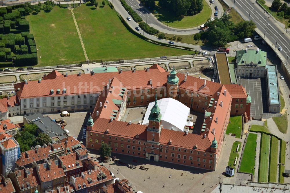 Warschau aus der Vogelperspektive: Kern- Zentrum der historischen Warschauer Altstadt der Hauptstadt Warschau in Polen