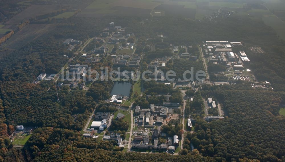 Jülich aus der Vogelperspektive: Kernforschungsanlage mit Versuchreaktor im Kernforschungszentrum Jülich im Bundesland Nordrhein-Westfalen