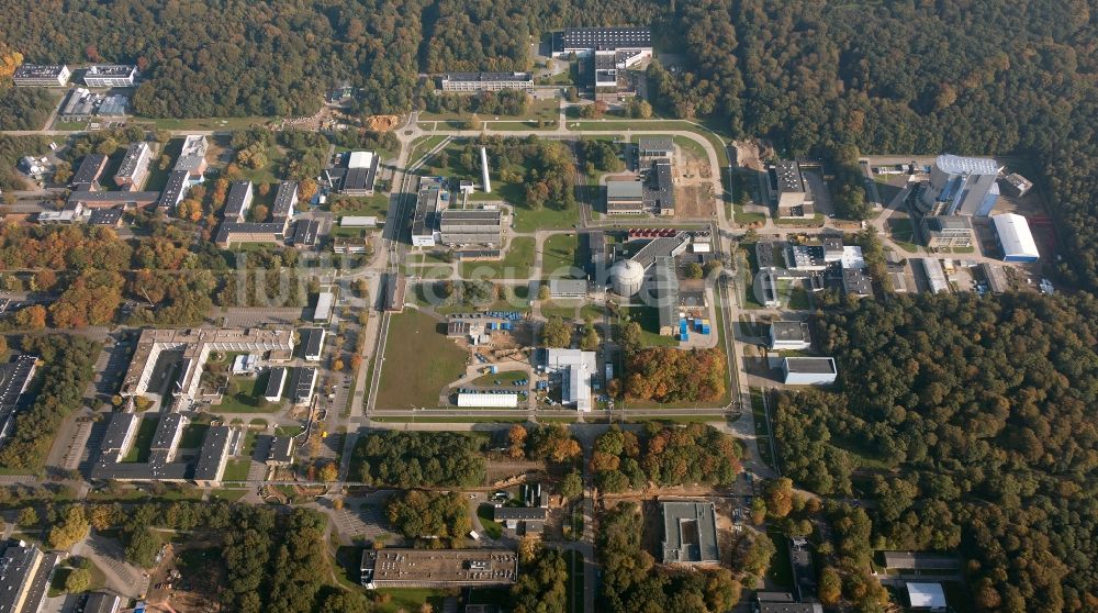 Jülich aus der Vogelperspektive: Kernforschungsanlage mit Versuchreaktor im Kernforschungszentrum Jülich im Bundesland Nordrhein-Westfalen