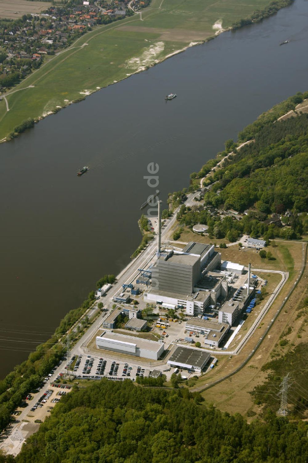 KRÜMMEL / GEESTHACHT aus der Vogelperspektive: Kernkraftwerk Krümmel / Geesthacht in Schleswig-Holstein