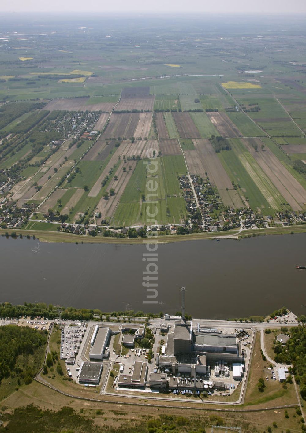 KRÜMMEL / GEESTHACHT aus der Vogelperspektive: Kernkraftwerk Krümmel / Geesthacht in Schleswig-Holstein