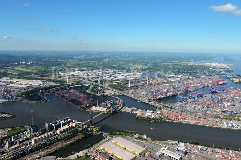 Luftbild Hamburg - Köhlbrandbrücke über dem Rugenberger Hafen in Hamburg-Mitte / Waltershof