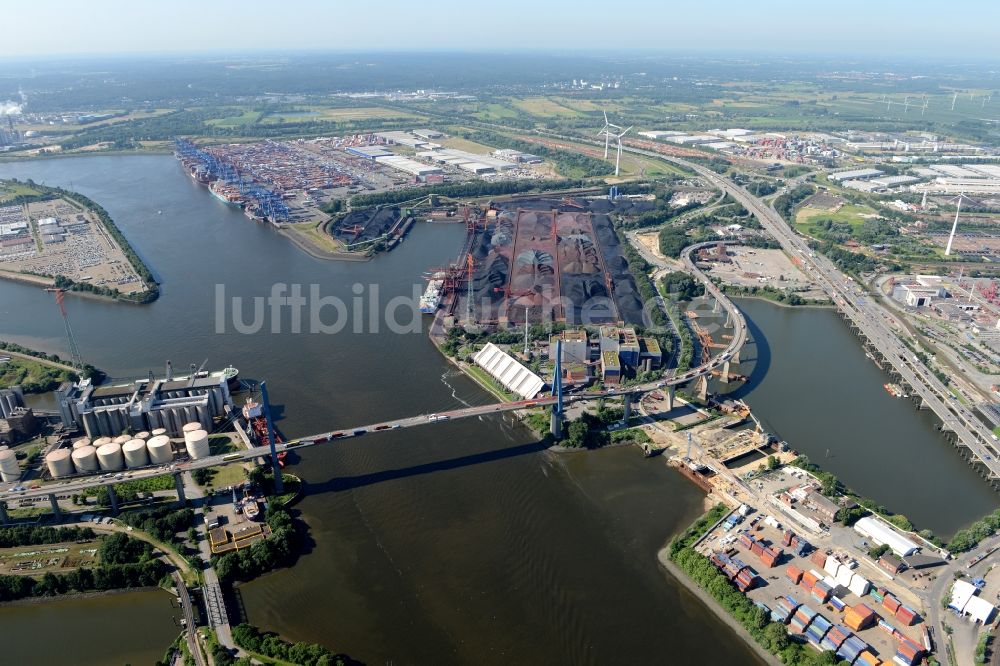 Luftaufnahme Hamburg - Köhlbrandbrücke über dem Rugenberger Hafen in Hamburg-Mitte / Waltershof