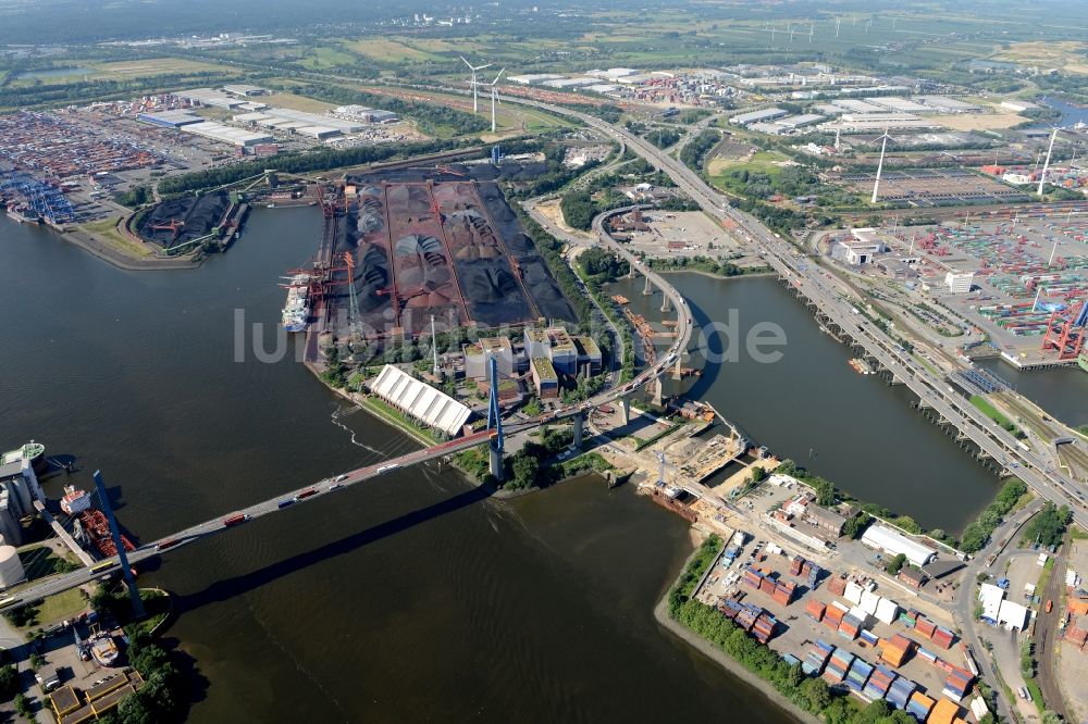 Hamburg von oben - Köhlbrandbrücke über dem Rugenberger Hafen in Hamburg-Mitte / Waltershof