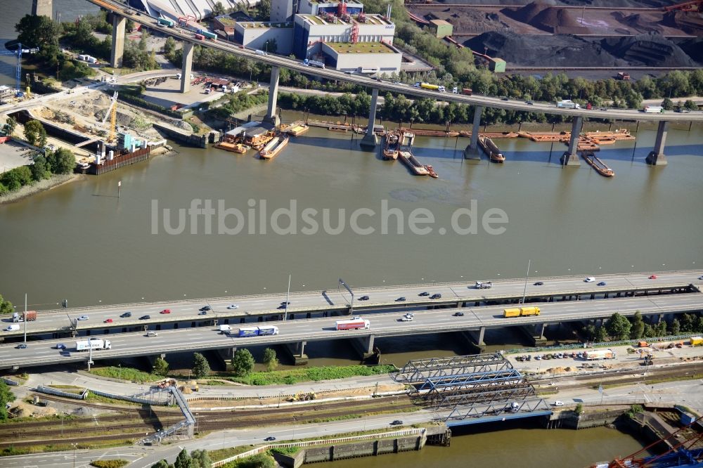 Hamburg aus der Vogelperspektive: Köhlbrandbrücke, Waltershofer Bahnbrücke und Autobahnbrücke A7 in Hamburg-Mitte / Waltershof