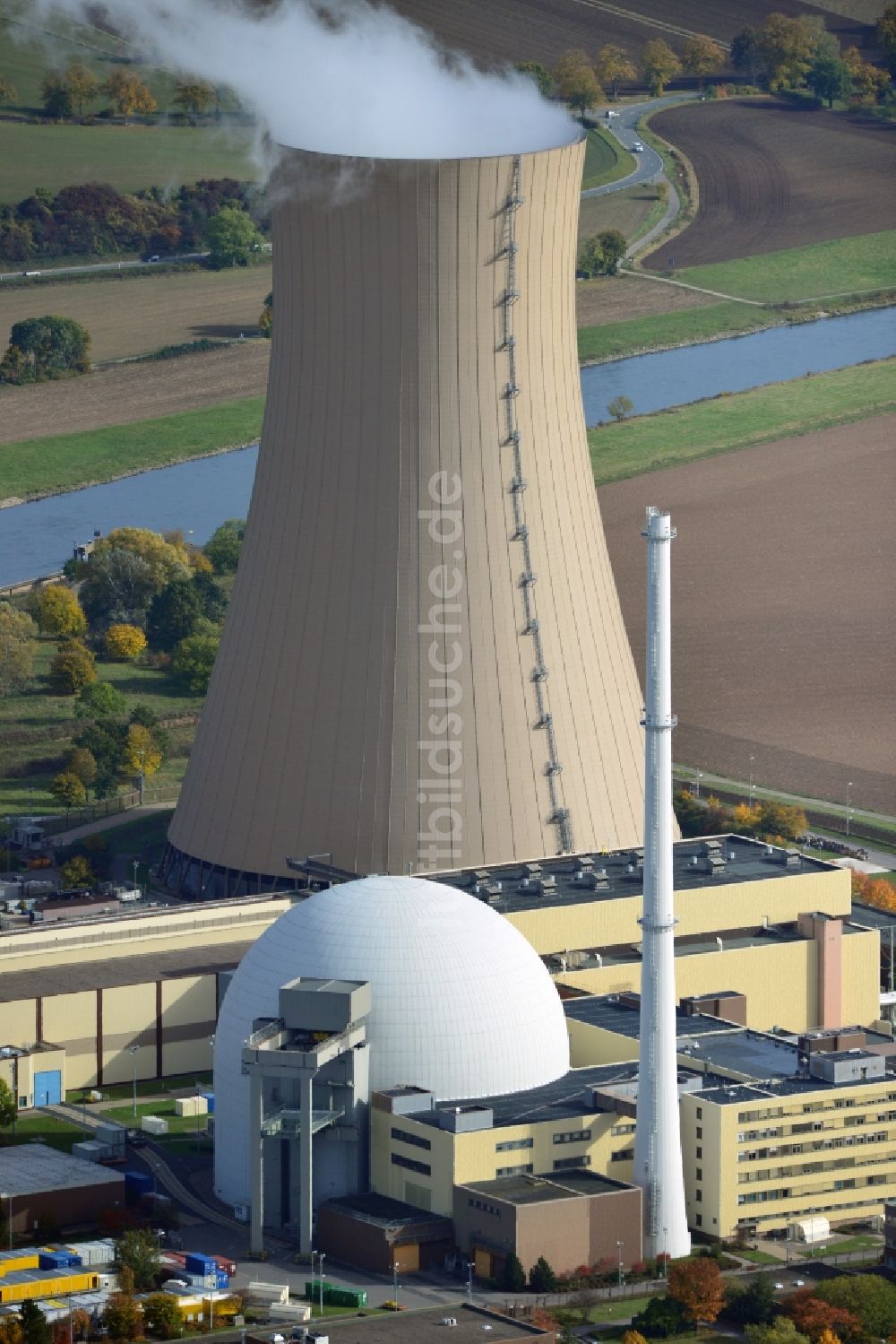 Luftbild Grohnde - Kühltürme des Kernkraftwerkes in Grohnde im Bundesland Niedersachsen