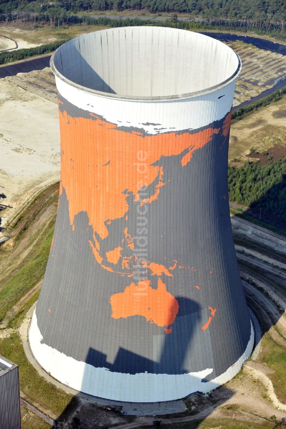 Meppen von oben - Kühlturm auf dem Gelände des ehemaligen Kraftwerk Meppen-Hüntel in Niedersachsen