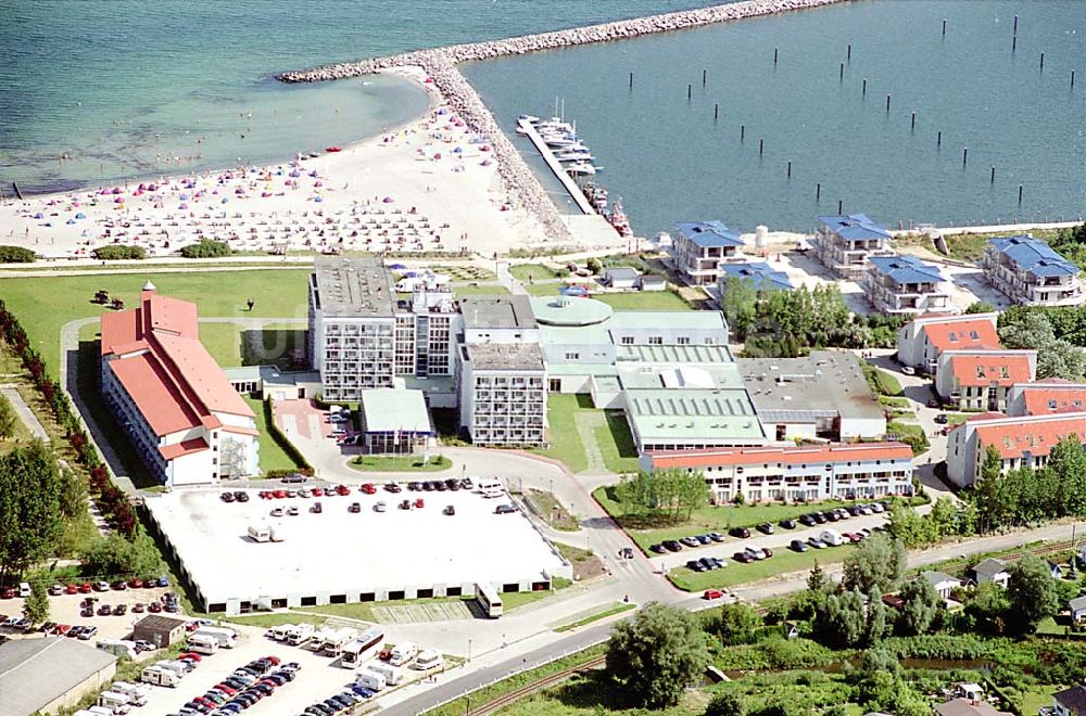 Kühlungsborn / Mecklenburg Vorpommern aus der Vogelperspektive: Kühlungsborn in Mecklenburg Vorpommern Hotelneubaukomplex Morada Resort Kühlungsborn Hafenstr