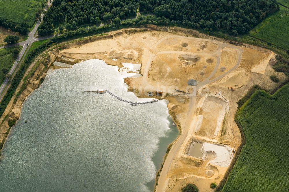 Luftbild Fredenbeck - Kies- Tagebau mit Baggersee in Fredenbeck im Bundesland Niedersachsen, Deutschland