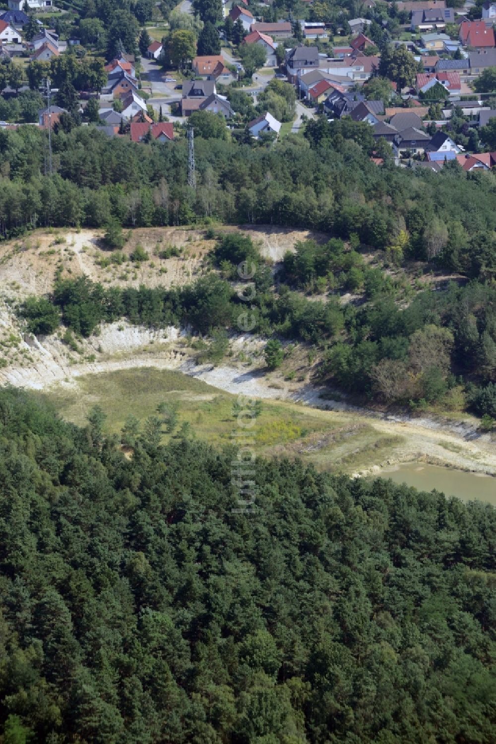 Luftaufnahme Eisenhüttenstadt - Kies- Tagebau an den Diehloer Höhen in Eisenhüttenstadt im Bundesland Brandenburg