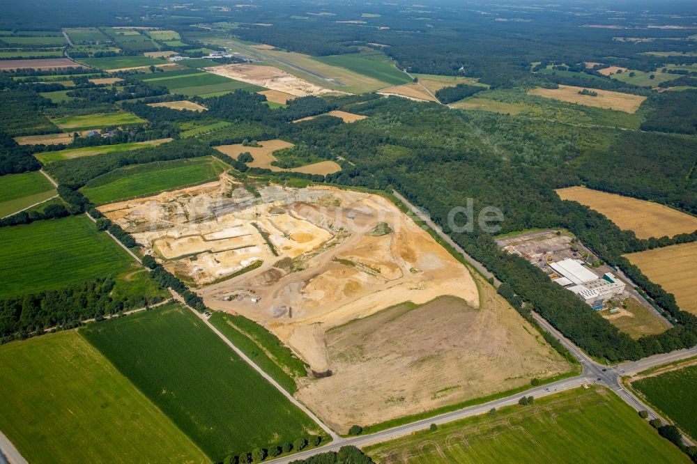 Luftbild Bottrop - Kies- Tagebau Dinslakener Straße im Stadtteil Kirchhellen in Bottrop im Bundesland Nordrhein-Westfalen