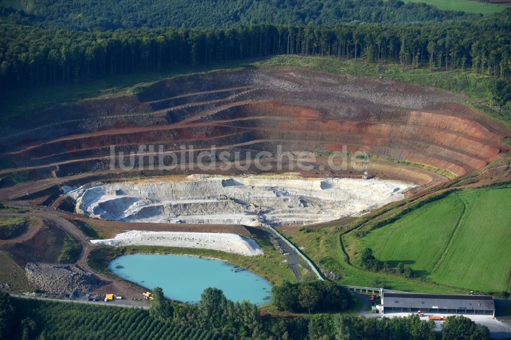 Greifenstein von oben - Kies- Tagebau in Greifenstein im Bundesland Hessen, Deutschland