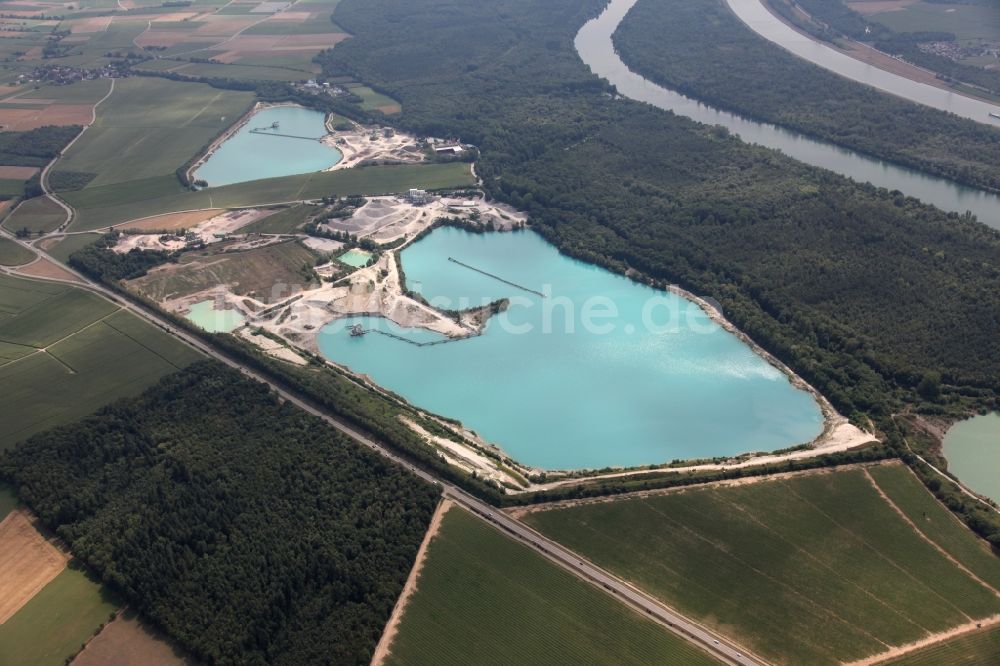 Luftbild Breisach am Rhein - Kies- Tagebau in der Kiesgrube Oberrimsingen bei Breisach am Rhein im Bundesland Baden-Württemberg