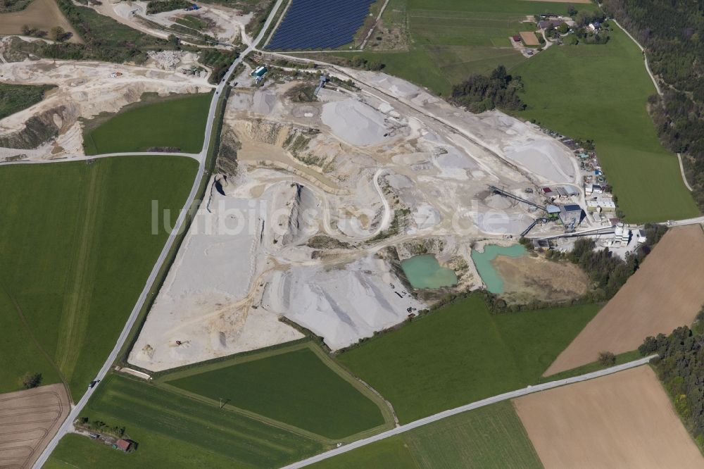 Gauting aus der Vogelperspektive: Kies- Tagebau - Kieswerk Unterbrunn Baldur Trinkl in Gauting im Bundesland Bayern, Deutschland