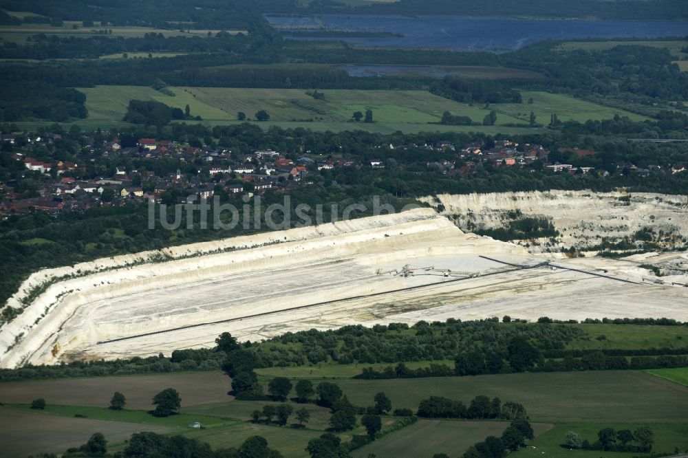 Lägerdorf von oben - Kies- Tagebau in Lägerdorf im Bundesland Schleswig-Holstein