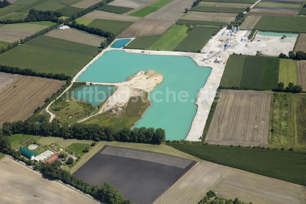 Luftaufnahme Neuching - Kies- Tagebau in Neuching im Bundesland Bayern, Deutschland