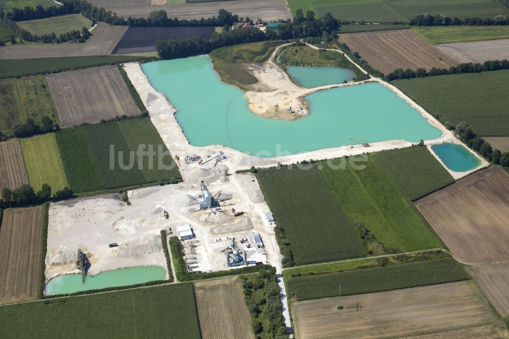 Neuching von oben - Kies- Tagebau in Neuching im Bundesland Bayern, Deutschland